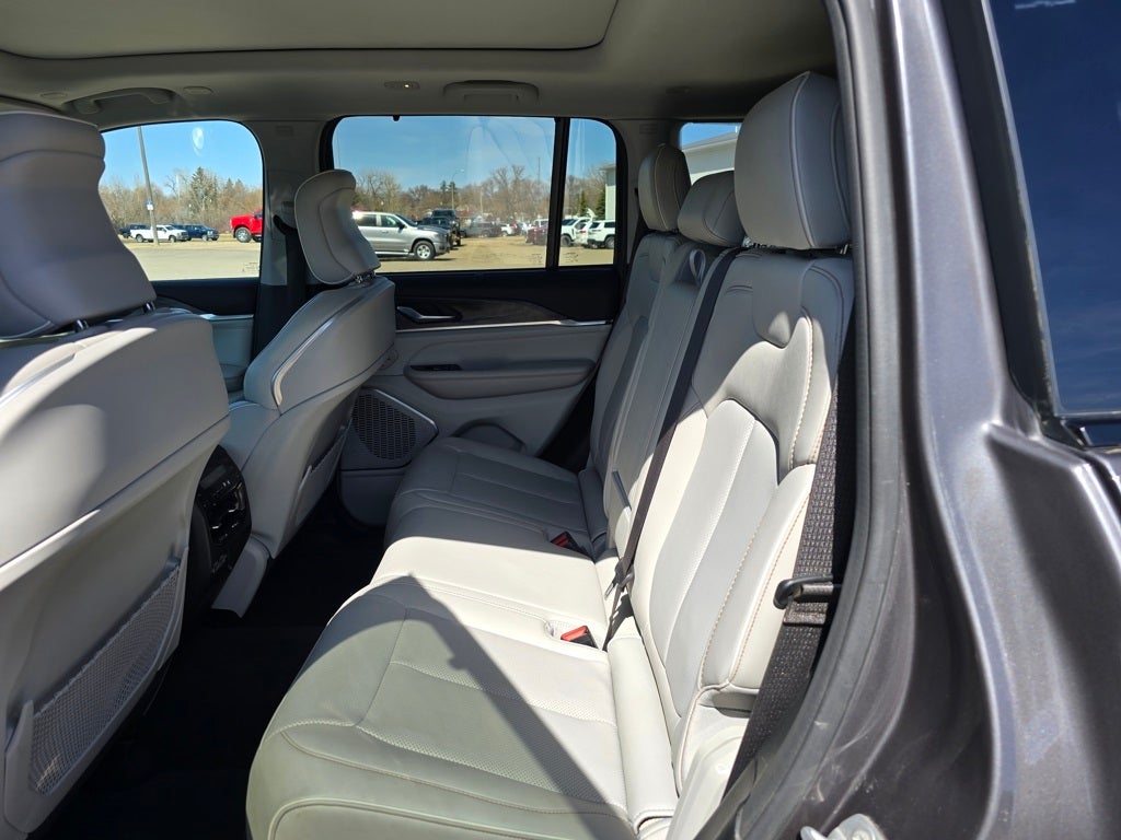 2022 Jeep Grand Cherokee Overland