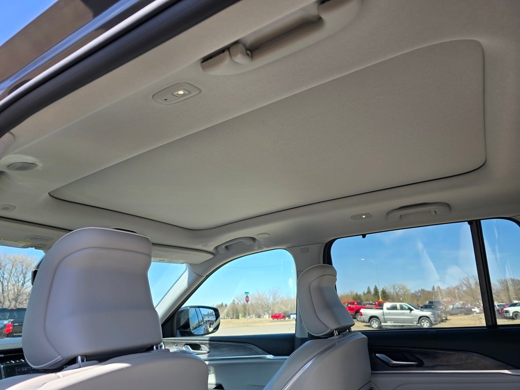 2022 Jeep Grand Cherokee Overland