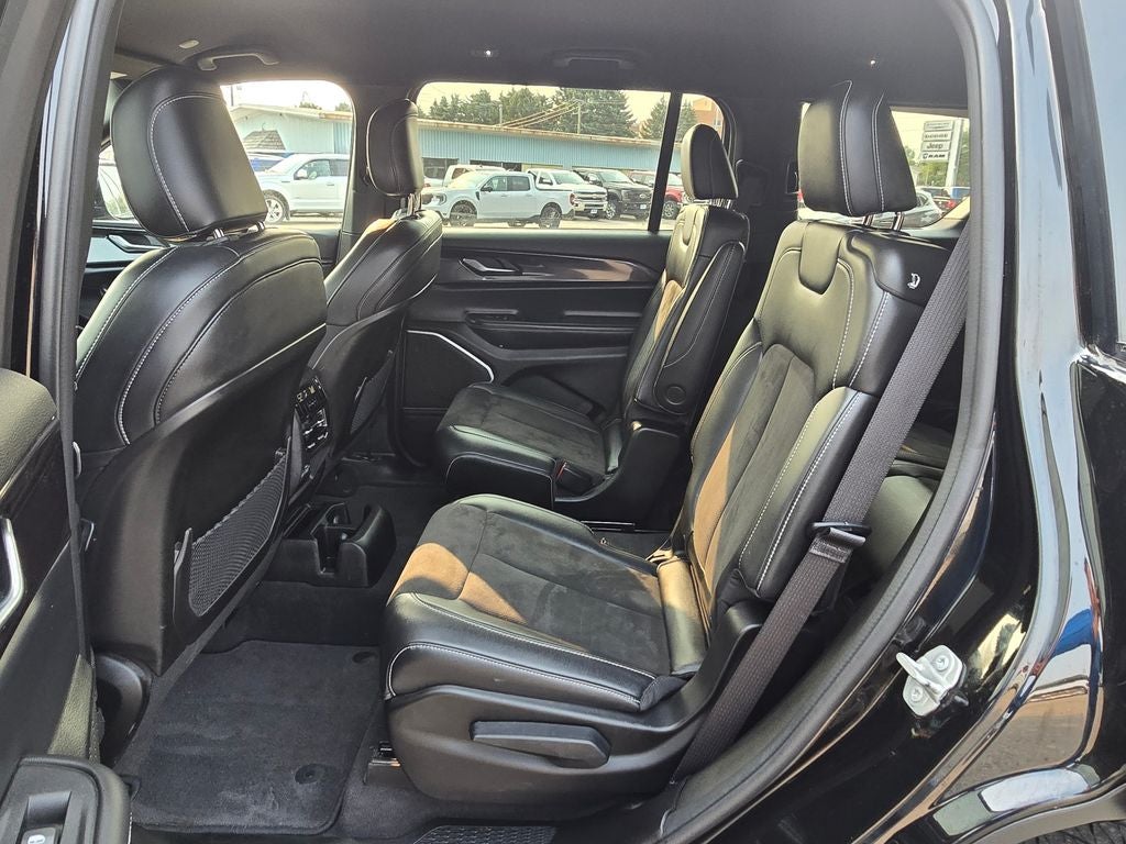 2022 Jeep Grand Cherokee L Altitude