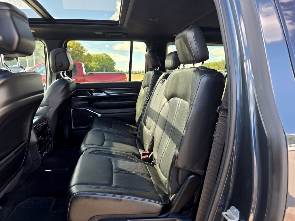 2024 Jeep Wagoneer L Base