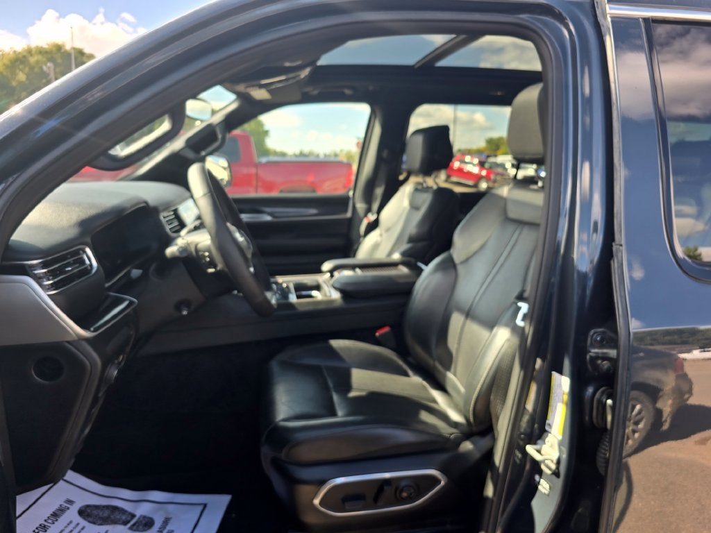 2024 Jeep Wagoneer L Base