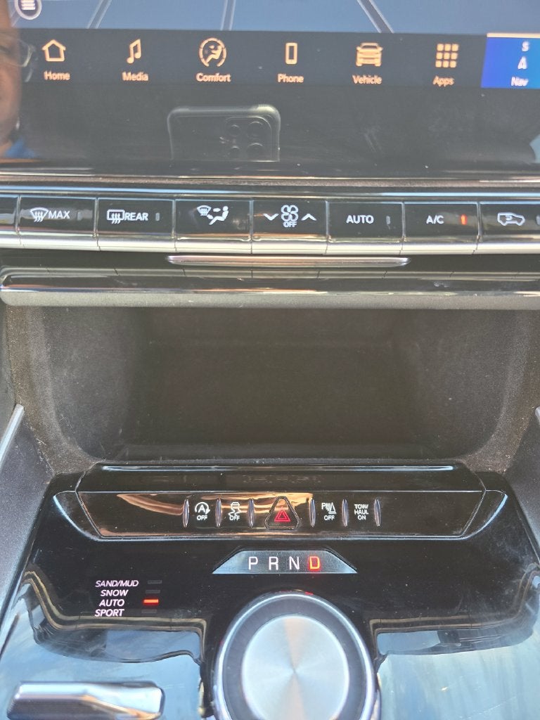 2024 Jeep Wagoneer L Base