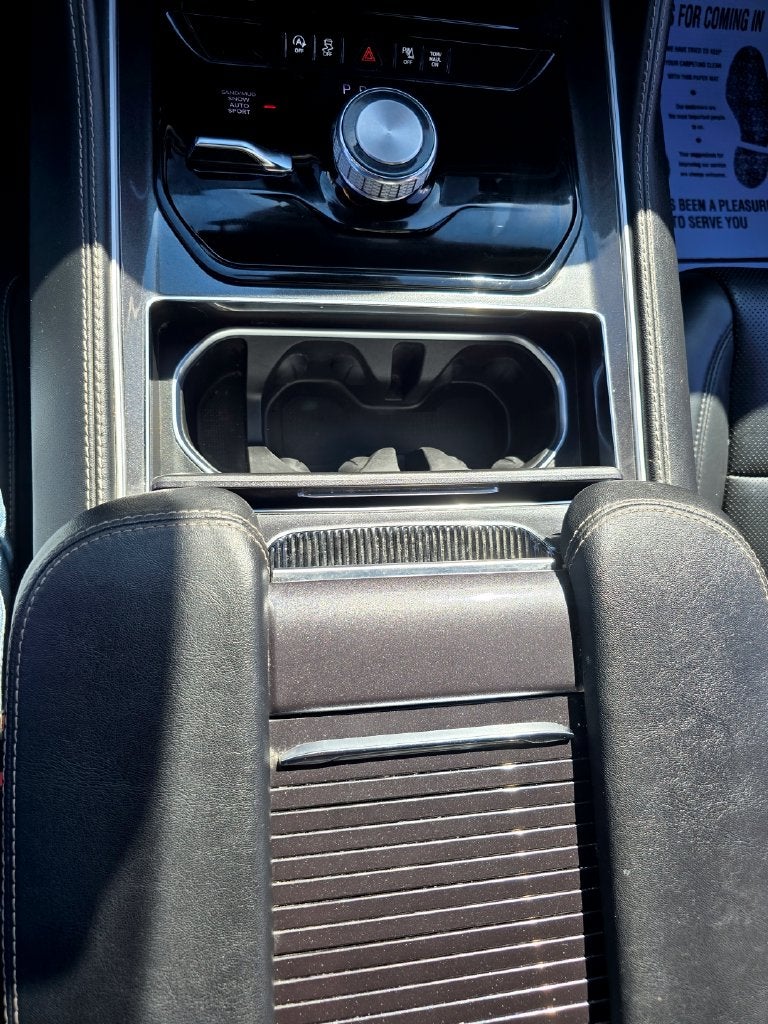 2024 Jeep Wagoneer L Base