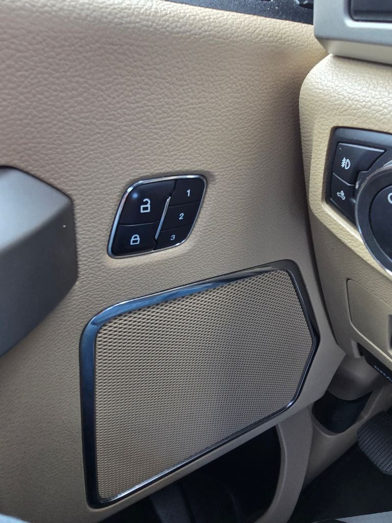 2017 Ford F-350SD Lariat