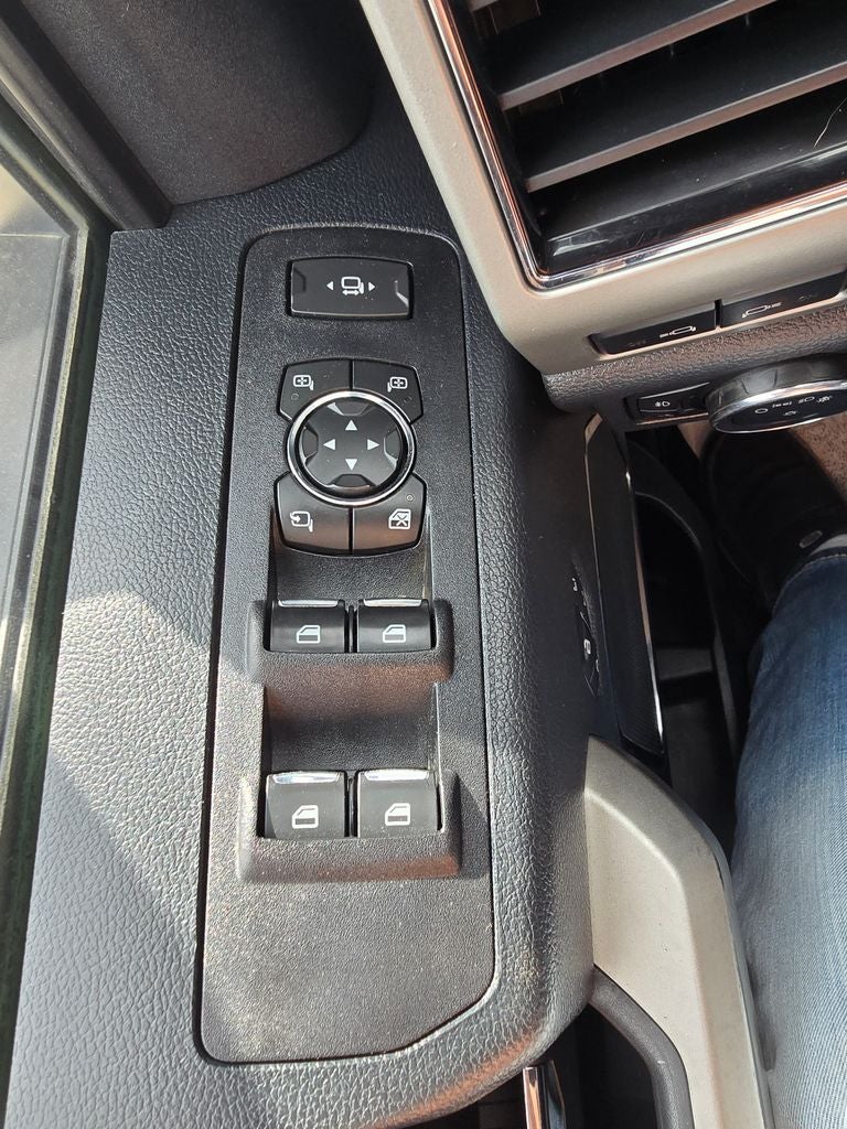 2022 Ford F-350SD Lariat