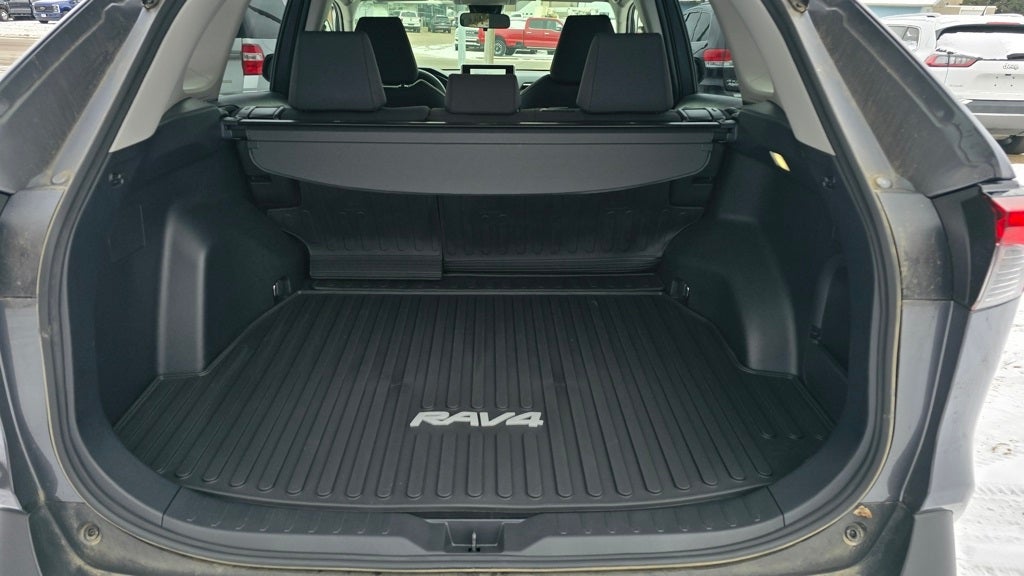 2025 Toyota RAV4 Hybrid LE