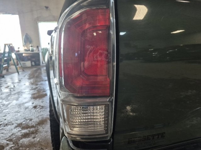 2022 Toyota Tacoma 4WD TRD Off Road