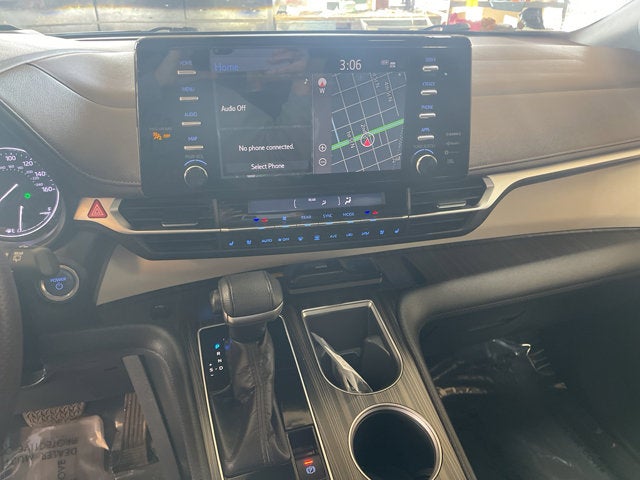 2022 Toyota Sienna Platinum