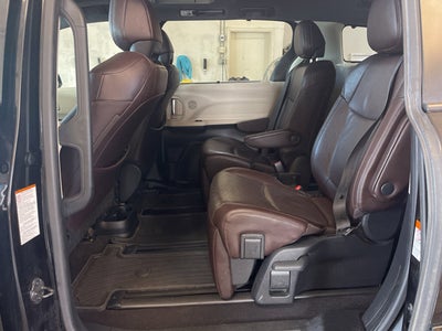 2022 Toyota Sienna Platinum
