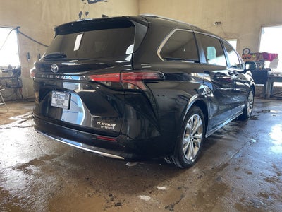 2022 Toyota Sienna Platinum