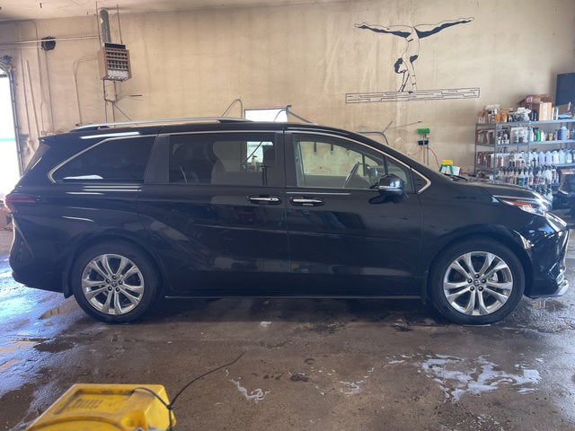 2022 Toyota Sienna Platinum