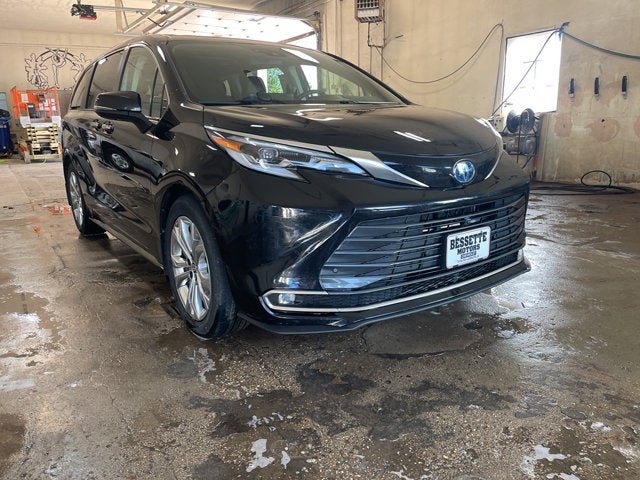 2022 Toyota Sienna Platinum