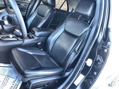 2023 Chrysler 300 Touring L