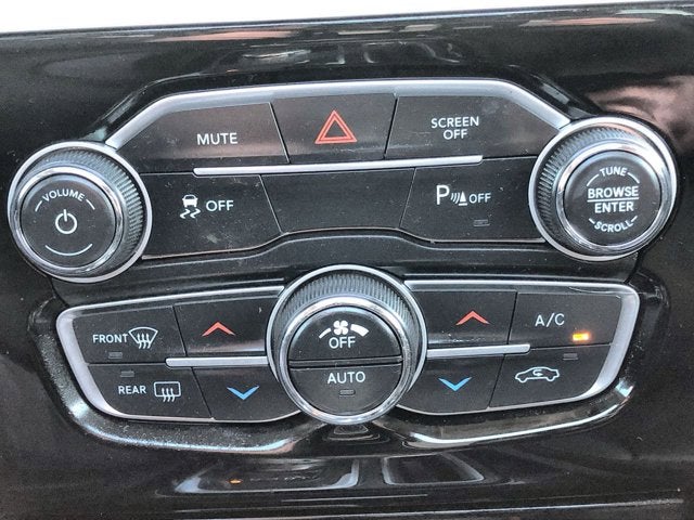 2023 Chrysler 300 Touring L