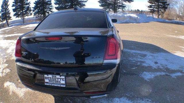 2023 Chrysler 300 Touring L