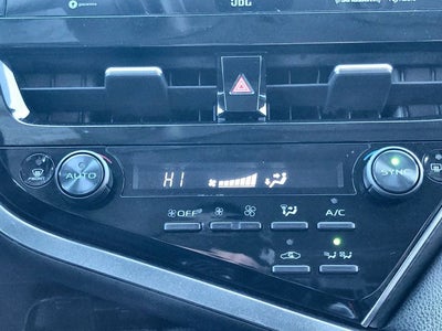 2022 Toyota Camry Hybrid XLE