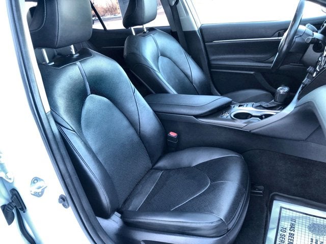 2022 Toyota Camry Hybrid XLE