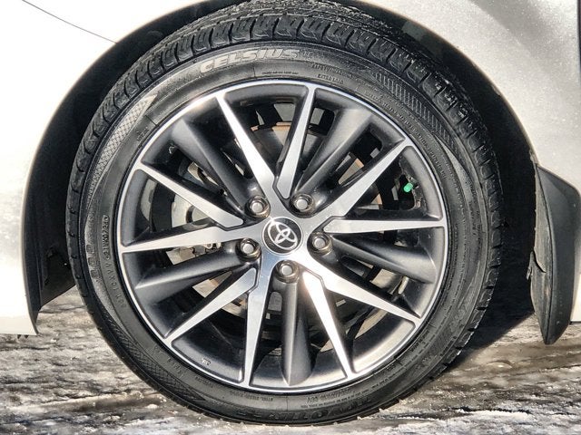 2022 Toyota Camry Hybrid XLE