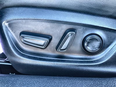 2022 Toyota Camry Hybrid XLE