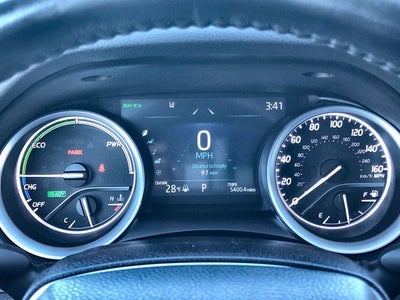 2022 Toyota Camry Hybrid XLE
