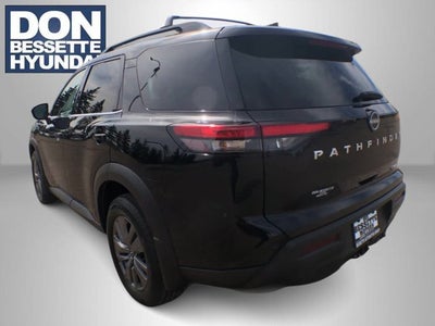 2024 Nissan Pathfinder SV
