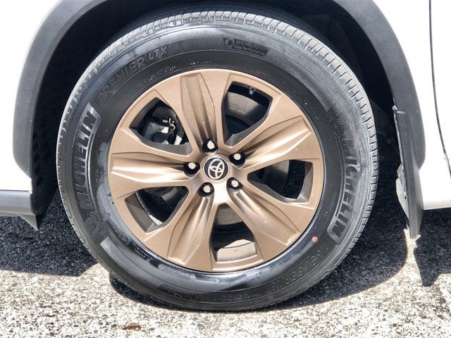 2023 Toyota Highlander Hybrid Bronze Edition