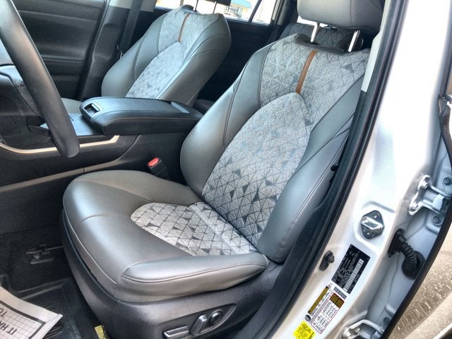 2023 Toyota Highlander Hybrid Bronze Edition