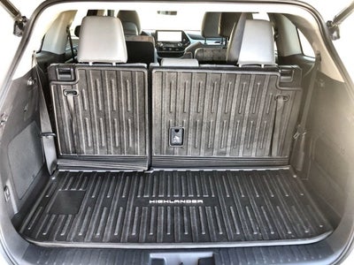 2023 Toyota Highlander Hybrid Bronze Edition