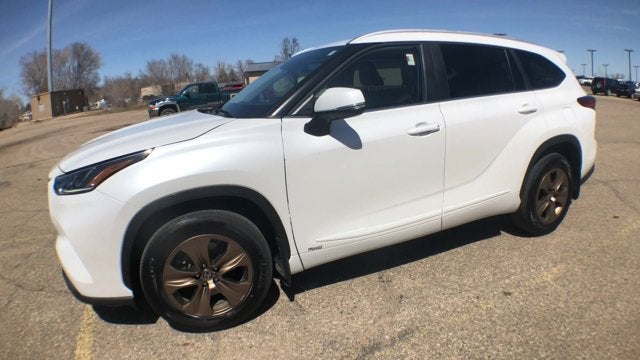 2023 Toyota Highlander Hybrid Bronze Edition
