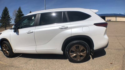 2023 Toyota Highlander Hybrid Bronze Edition