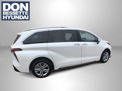 2024 Toyota Sienna Platinum