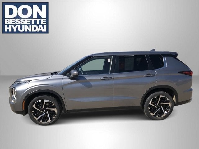 2024 Mitsubishi Outlander Base