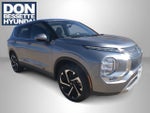 2024 Mitsubishi Outlander Base