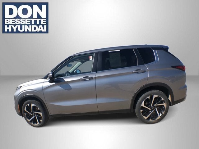 2024 Mitsubishi Outlander Base