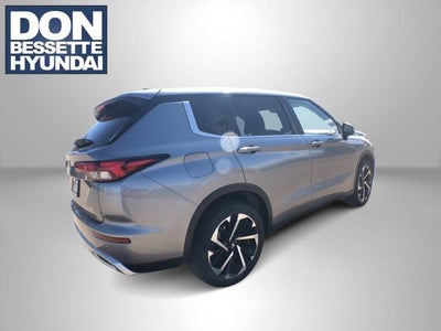 2024 Mitsubishi Outlander Base