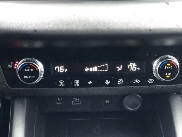 2024 Mitsubishi Outlander Base