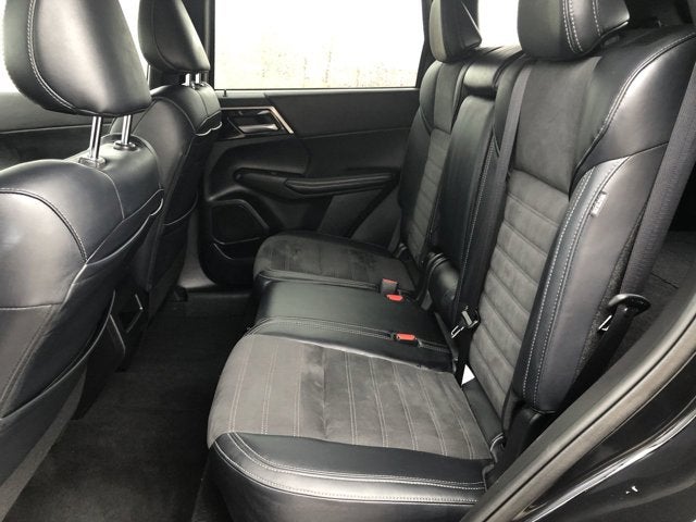 2024 Mitsubishi Outlander Base