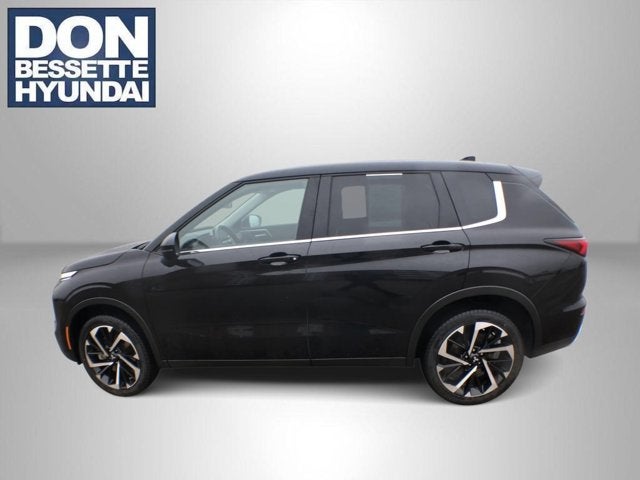 2024 Mitsubishi Outlander Base