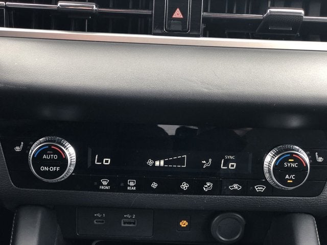 2024 Mitsubishi Outlander Base