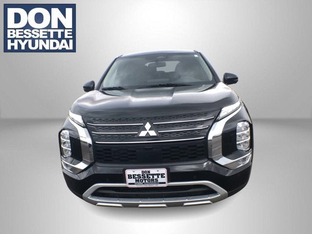 2024 Mitsubishi Outlander Base