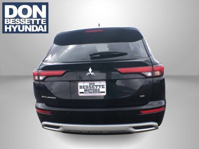 2024 Mitsubishi Outlander Base