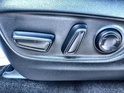 2023 Toyota Venza Base