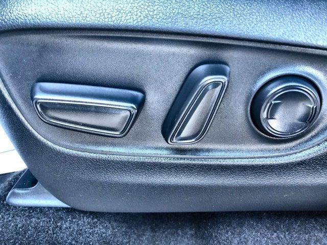 2023 Toyota Venza Base